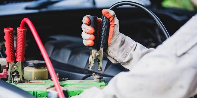 You are currently viewing Cómo recargar la batería de un coche ?